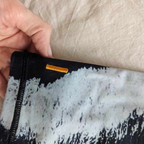 Lucy brand pattern leggings - Picture 4 of 4